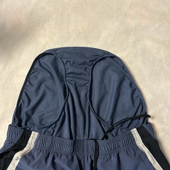 Men’s Under Armour Running Shorts “Run” Decal - Picture 4 of 4